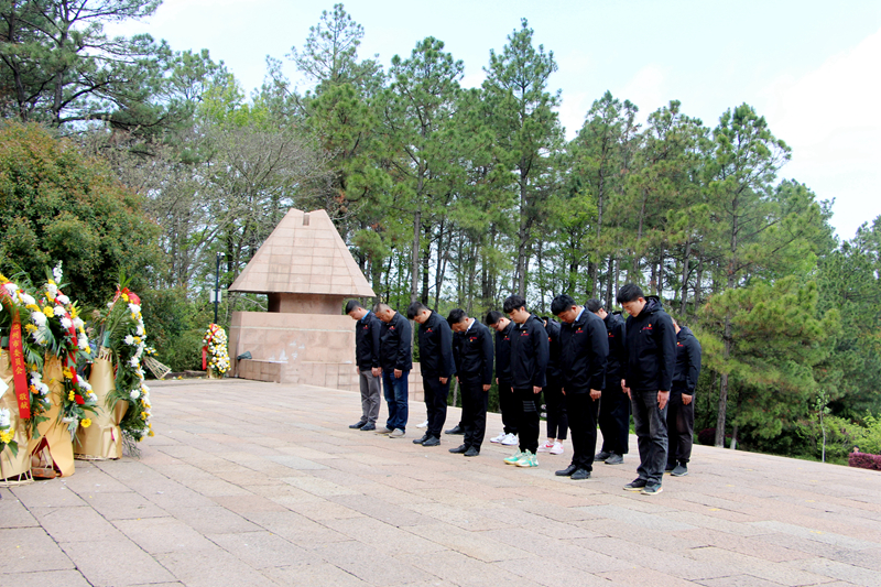池州片區項目黨支部聯合開展“清明祭英烈，奮進向未來”主題黨日活動 (2)